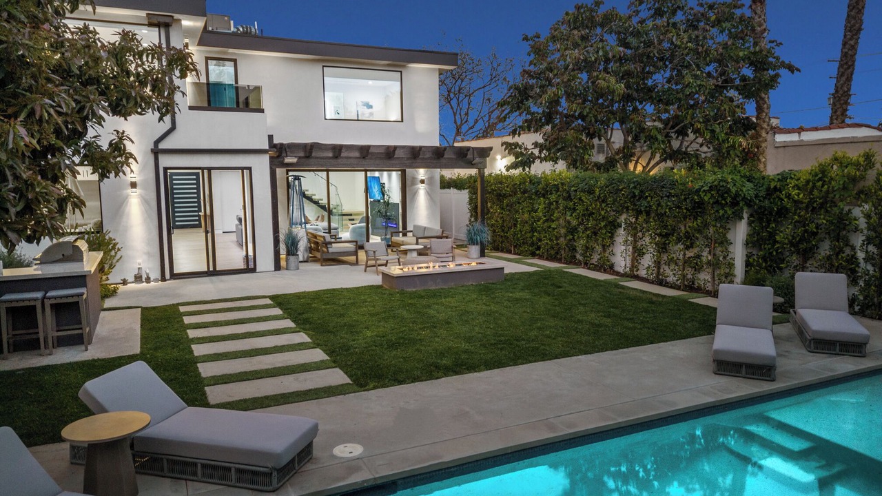 Photo of Outdoor in Melrose