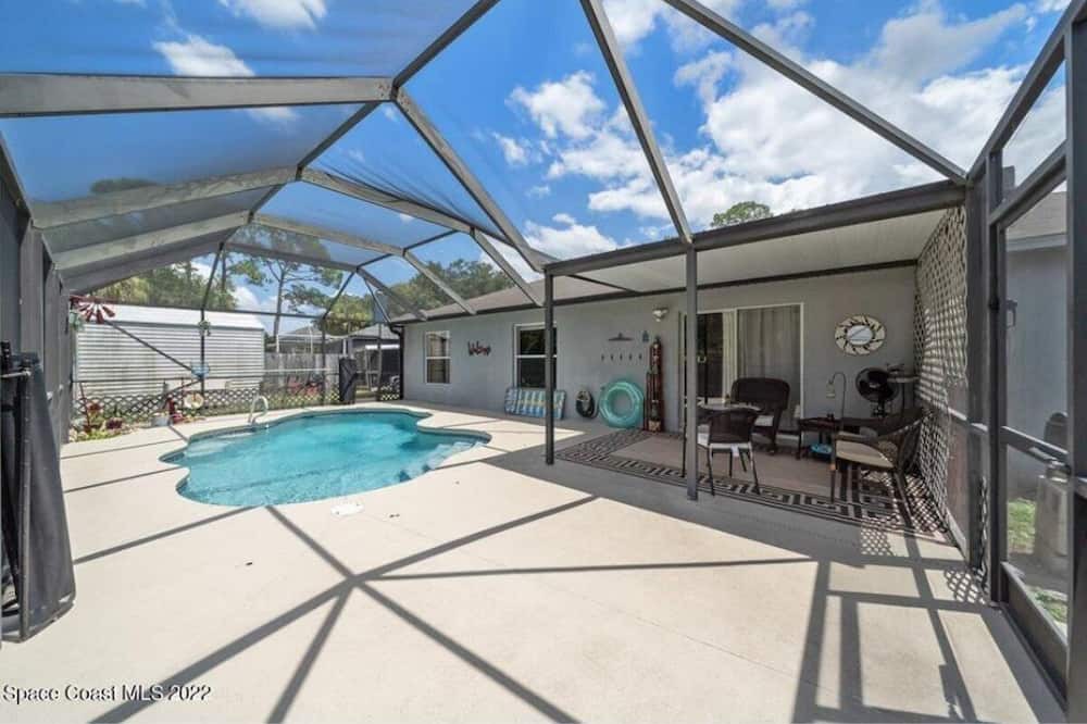 Photo of Outdoor in Sharpes