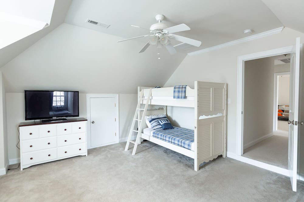 Photo of Bedroom in Wise