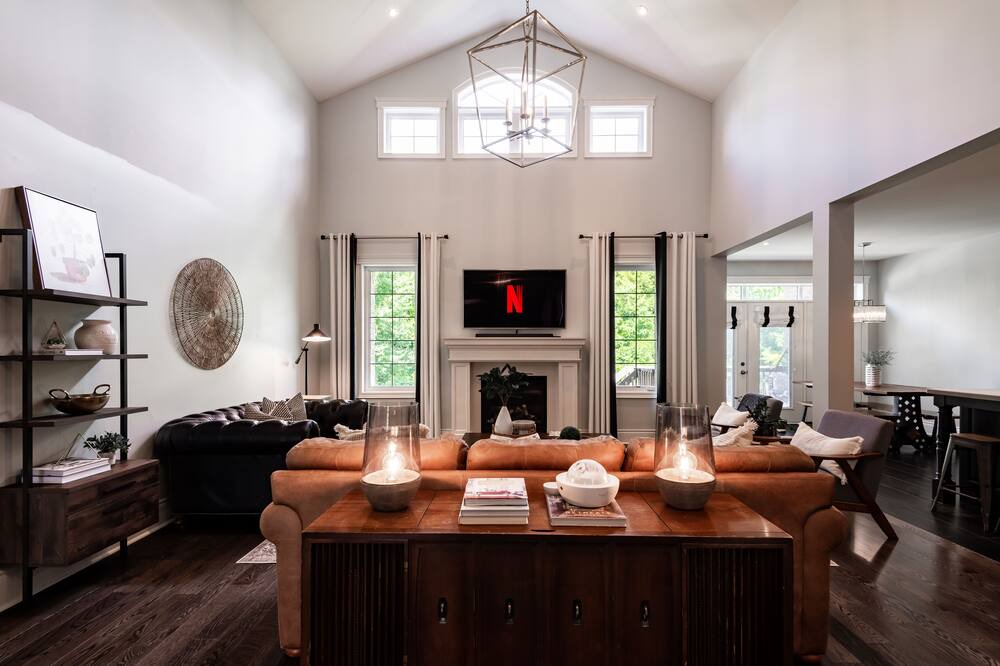 Photo of Livingroom in Mono