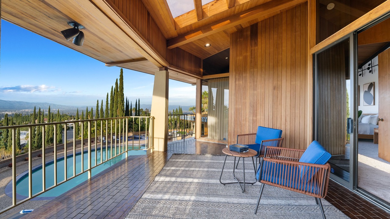 Photo of Outdoor in Encino