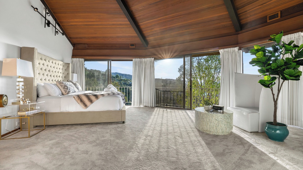 Photo of Outdoor in Encino