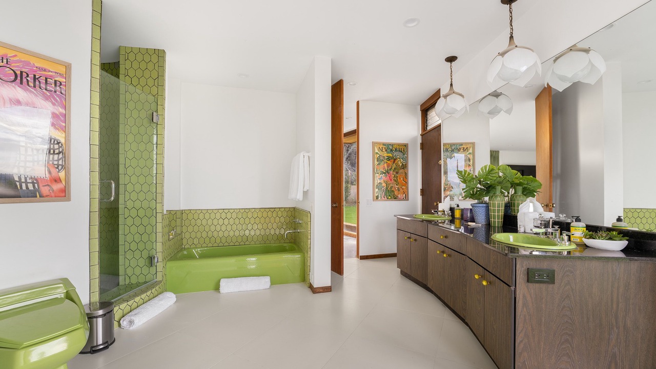 Photo of Bathroom in Encino