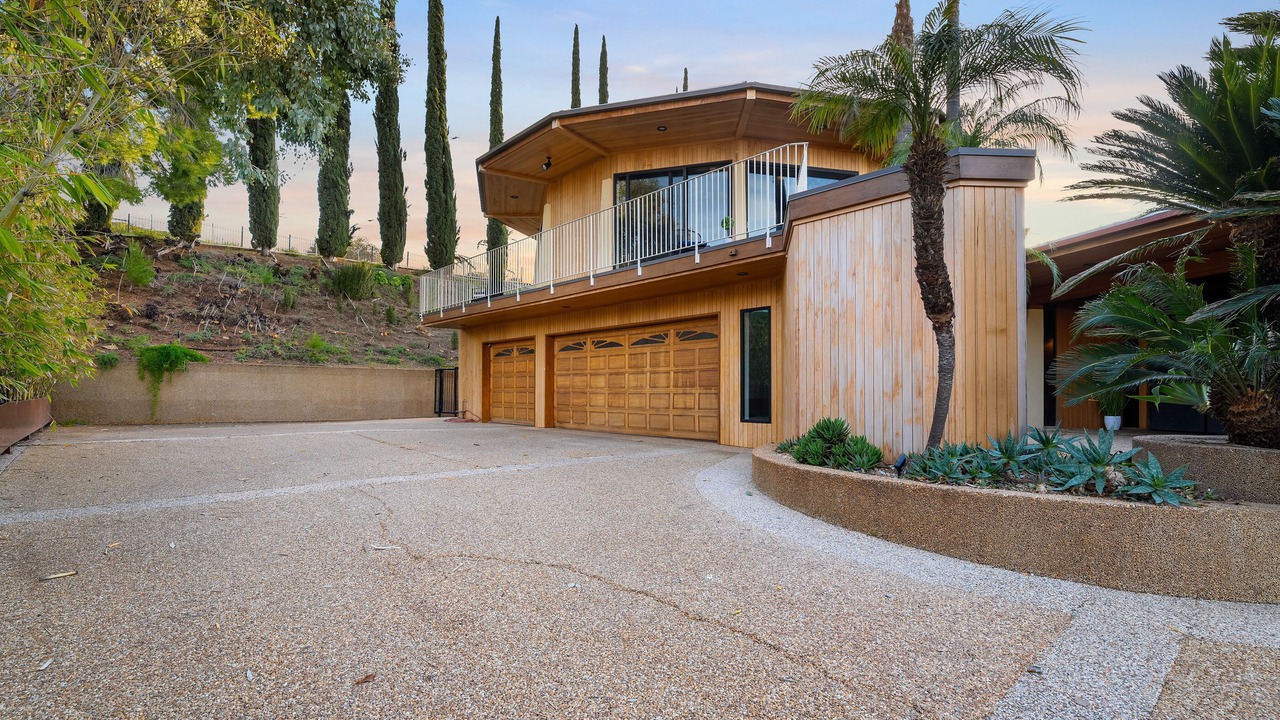 Photo of Outdoor in Encino