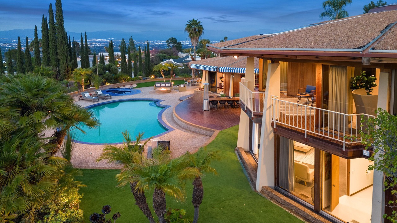 Photo of Outdoor in Encino