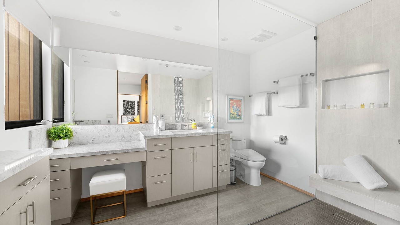 Photo of Bathroom in Encino
