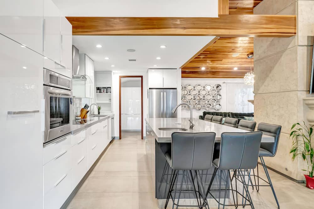 Photo of Kitchen in Valley Glen