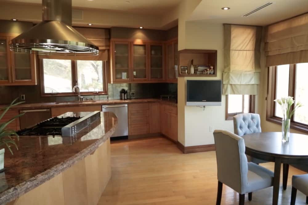 Photo of Kitchen in Hidden Hills