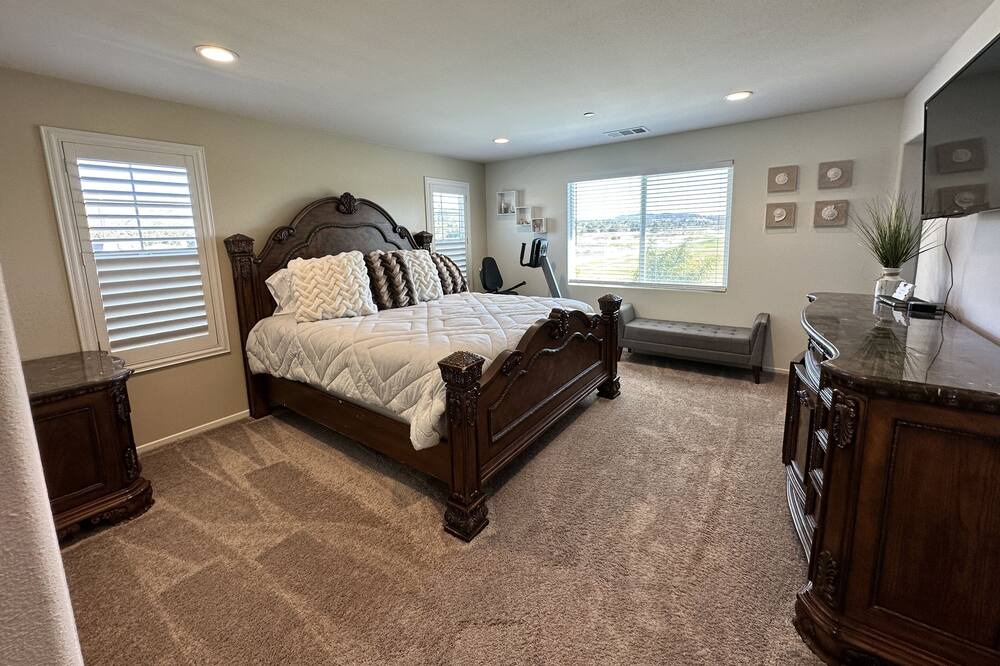Photo of Bedroom in Lake Elsinore