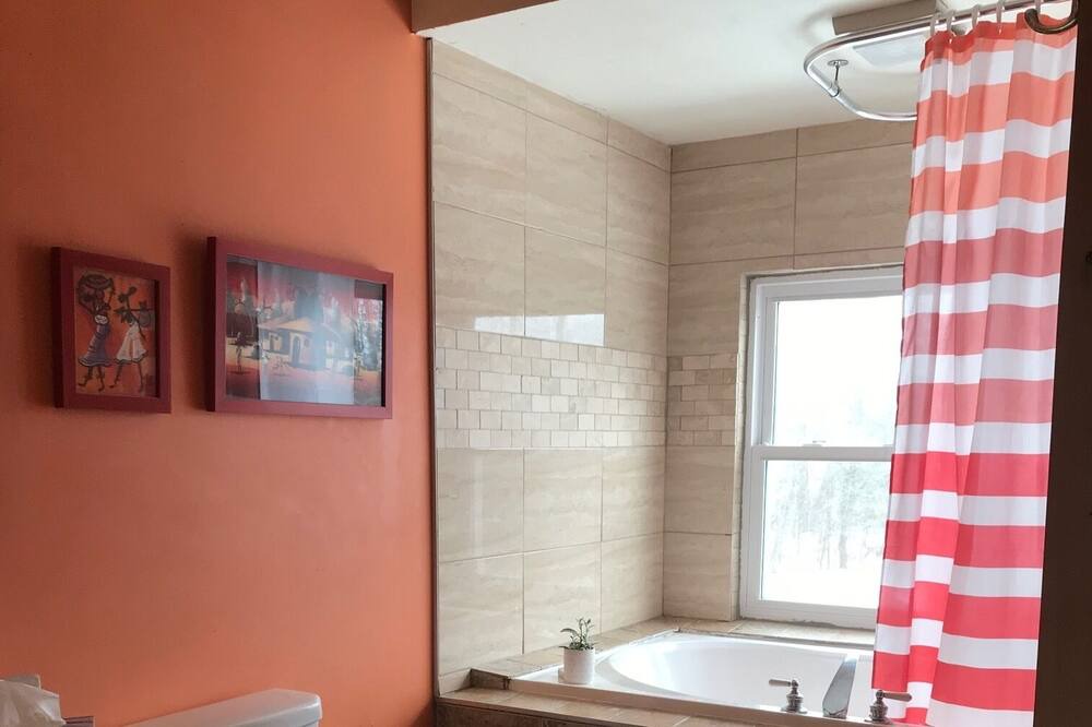 Photo of Bathroom in Elora