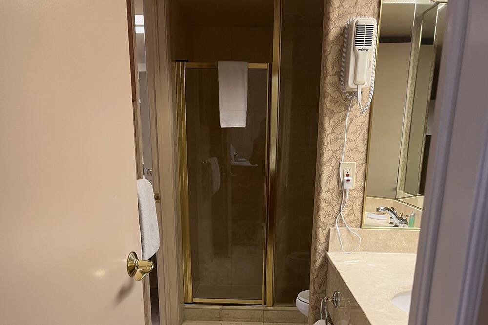 Photo of Bathroom in Oro-Medonte