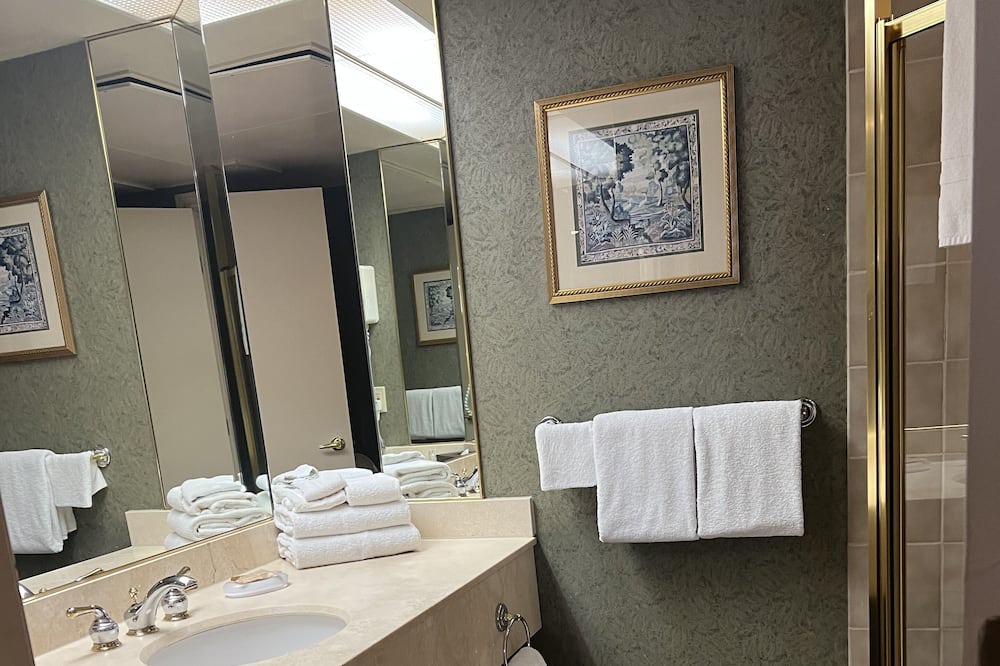 Photo of Bathroom in Oro-Medonte