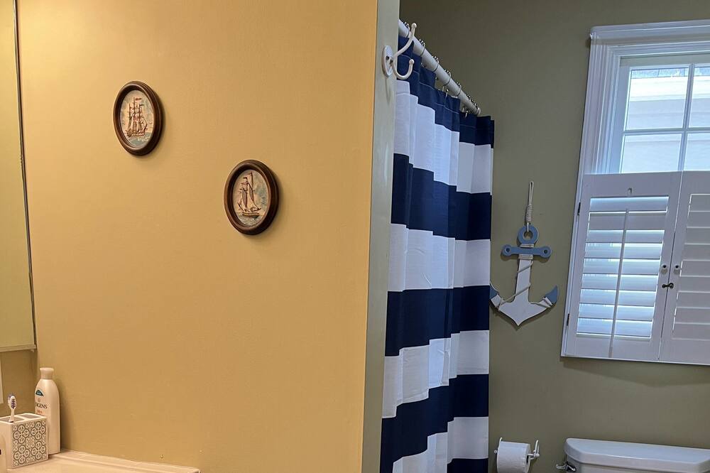 Photo of Bathroom in Dunkirk