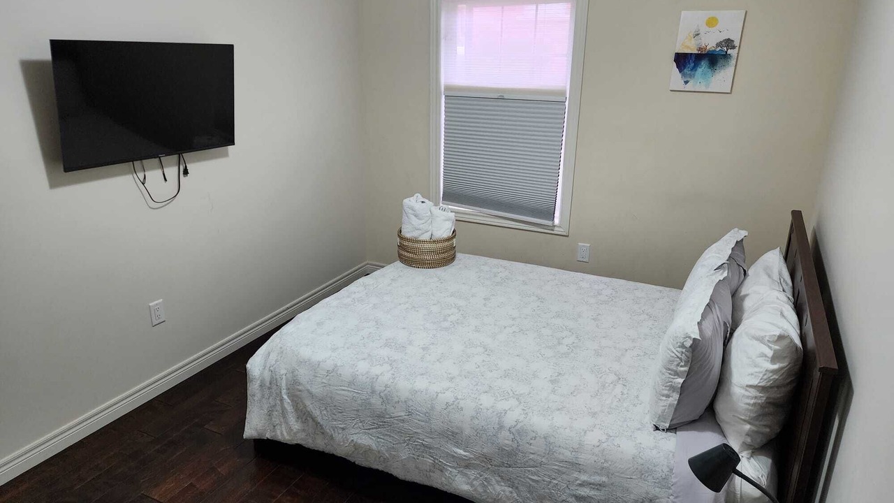 Photo of Bedroom in Mount Hope Huron Park