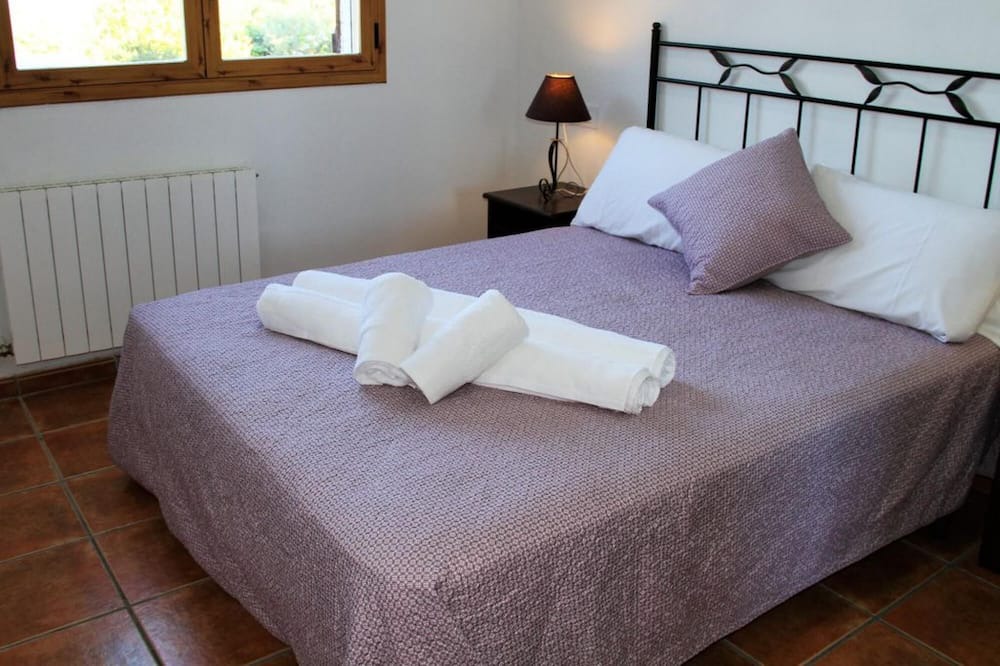 Photo of Bedroom in Palafolls