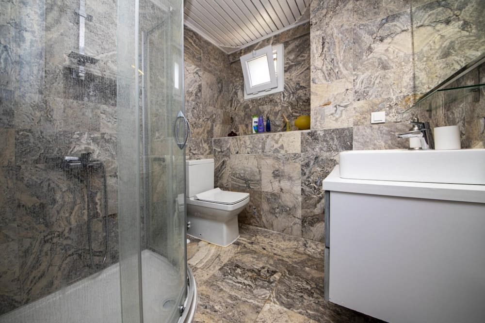 Photo of Bathroom in Golturkbuku