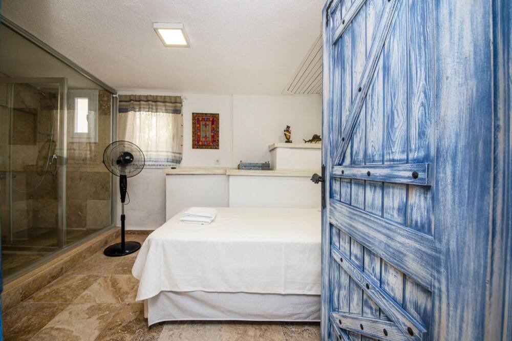 Photo of Bedroom in Golturkbuku