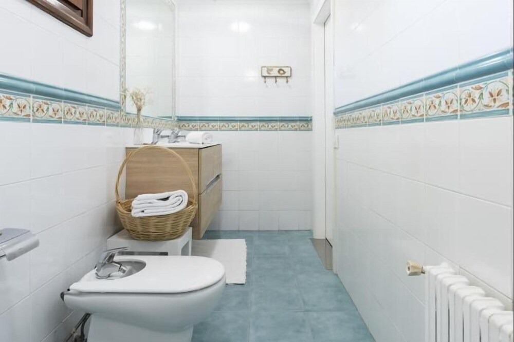Photo of Bathroom in Saians