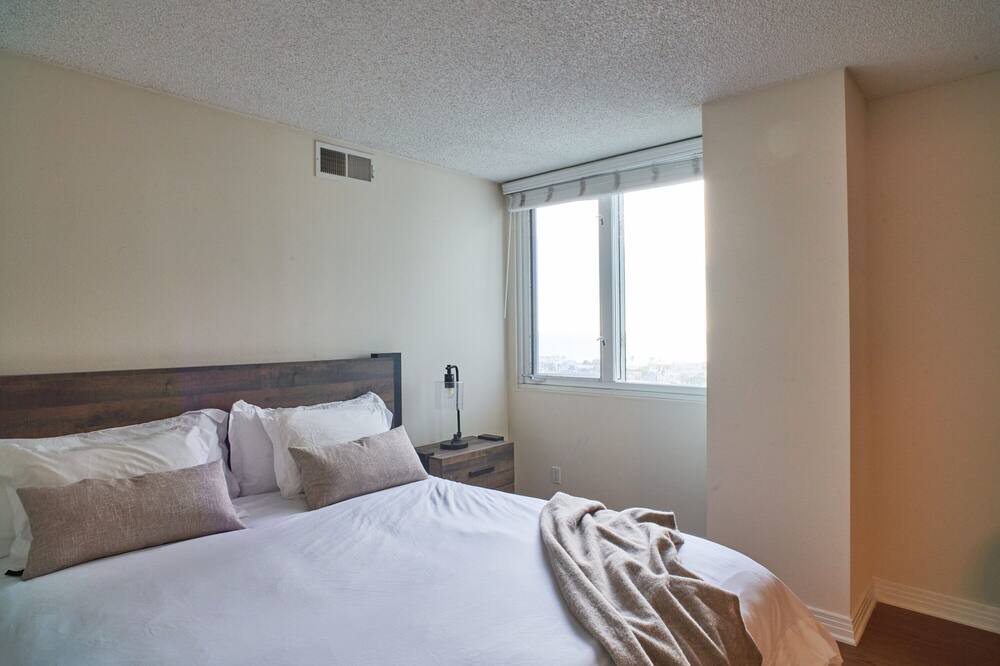Photo of Bedroom in Marina Peninsula