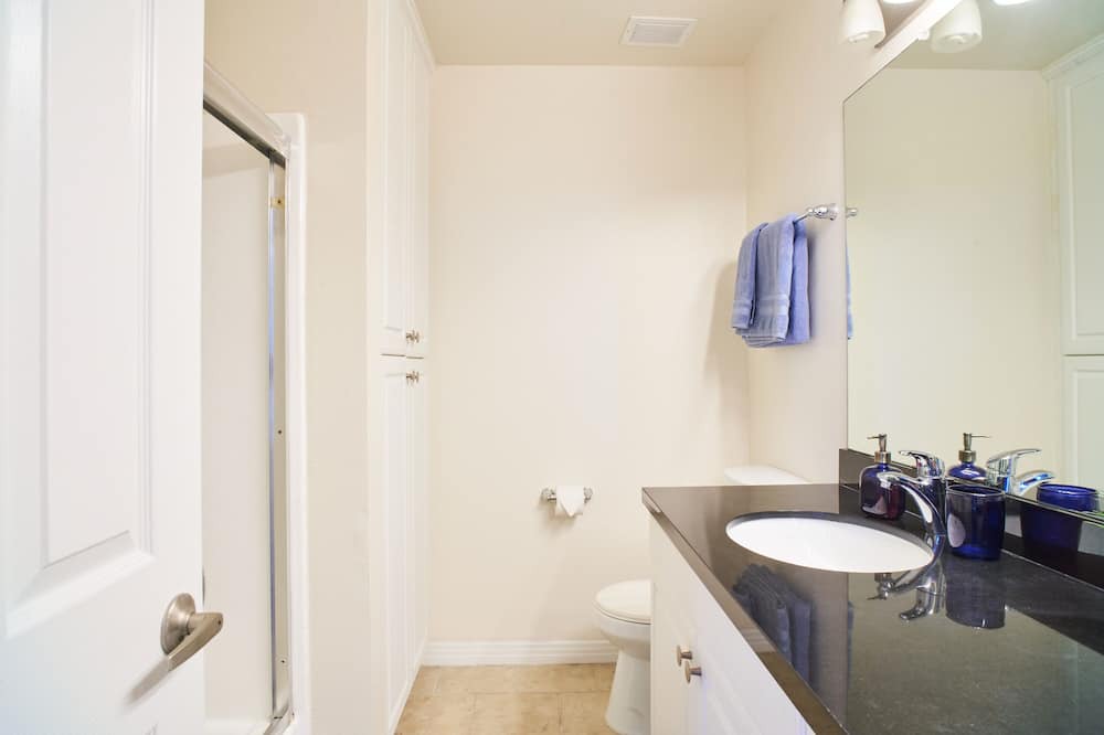 Photo of Bathroom in Marina Peninsula