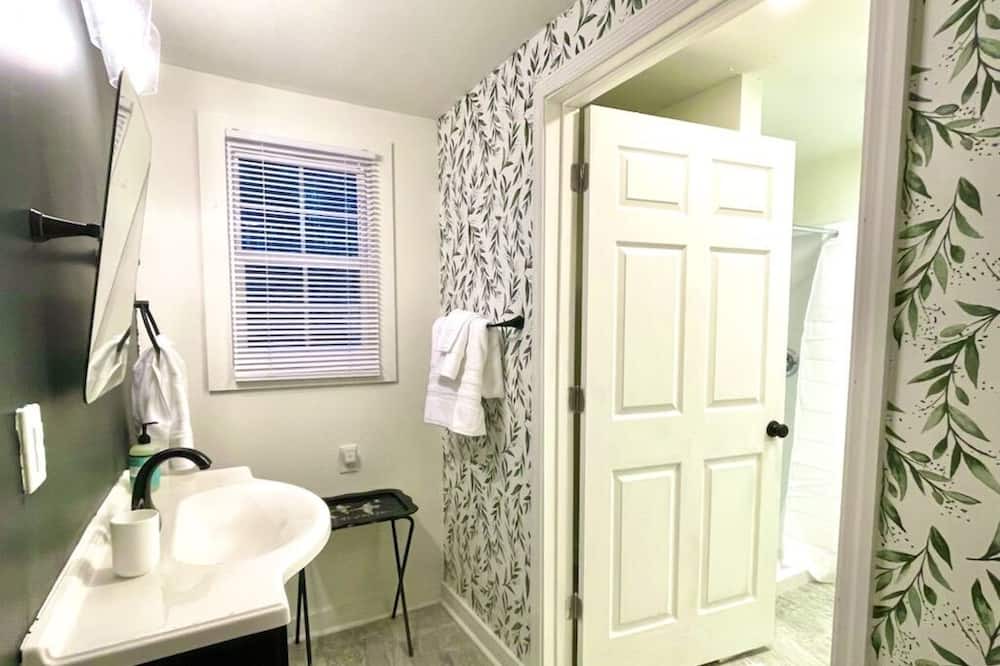 Photo of Bedroom in Cedar Bluff