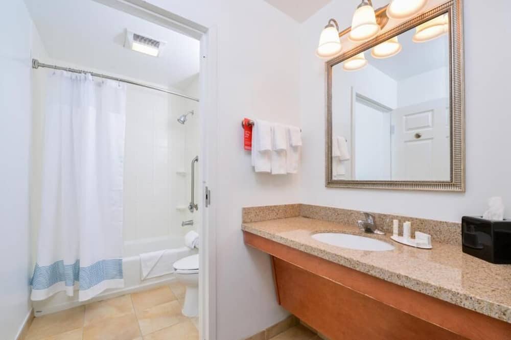 Photo of Bathroom in Thousand Oaks