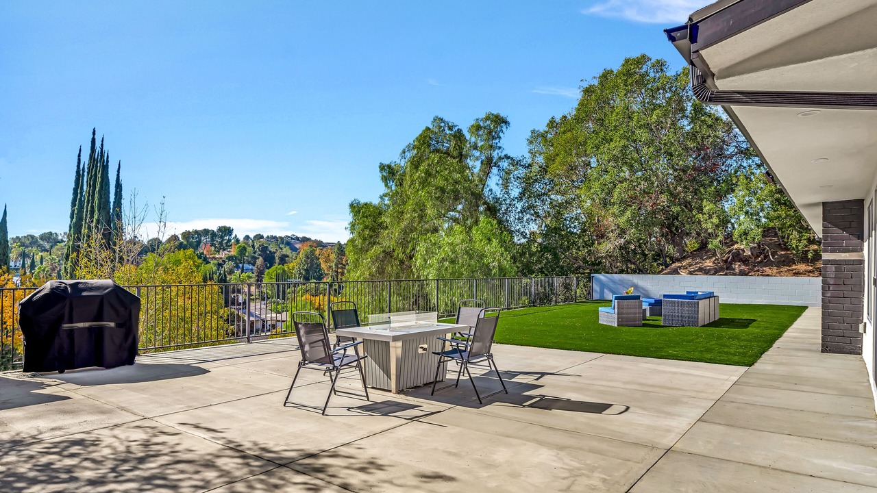 Photo of Patio Balcony in Woodland Hills