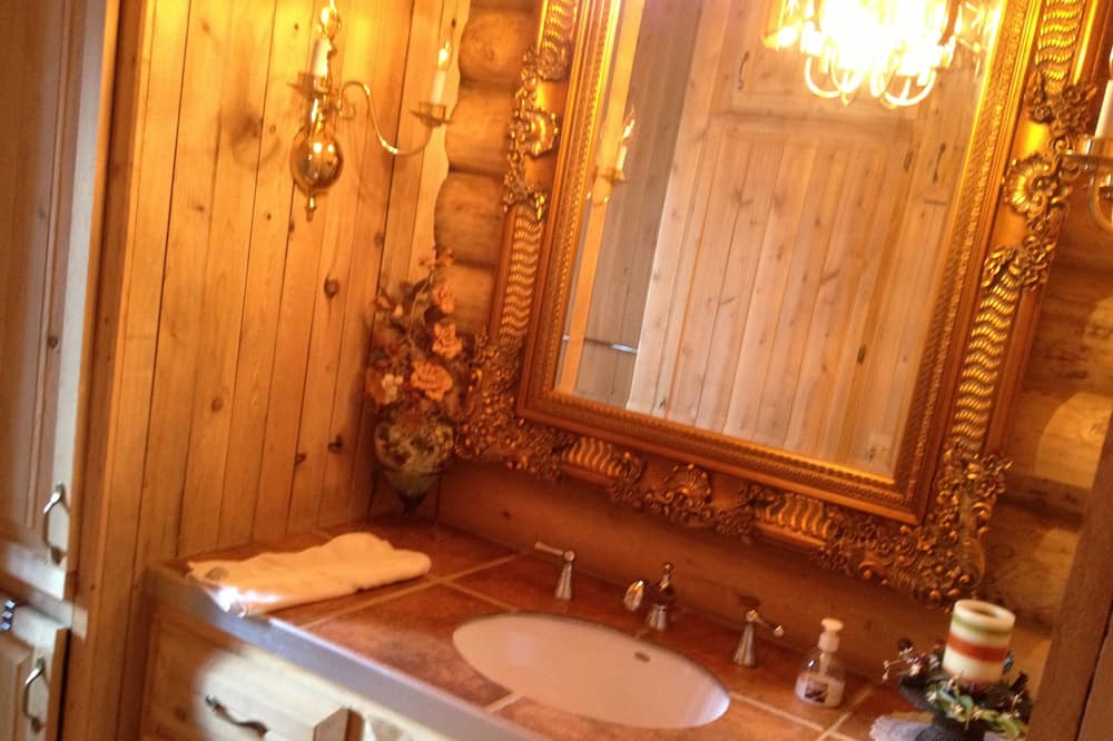 Photo of Bathroom in Scott