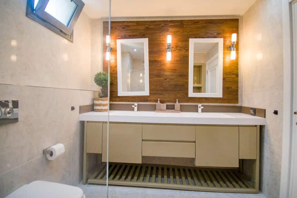 Photo of Bathroom in Uckuyular Mahallesi