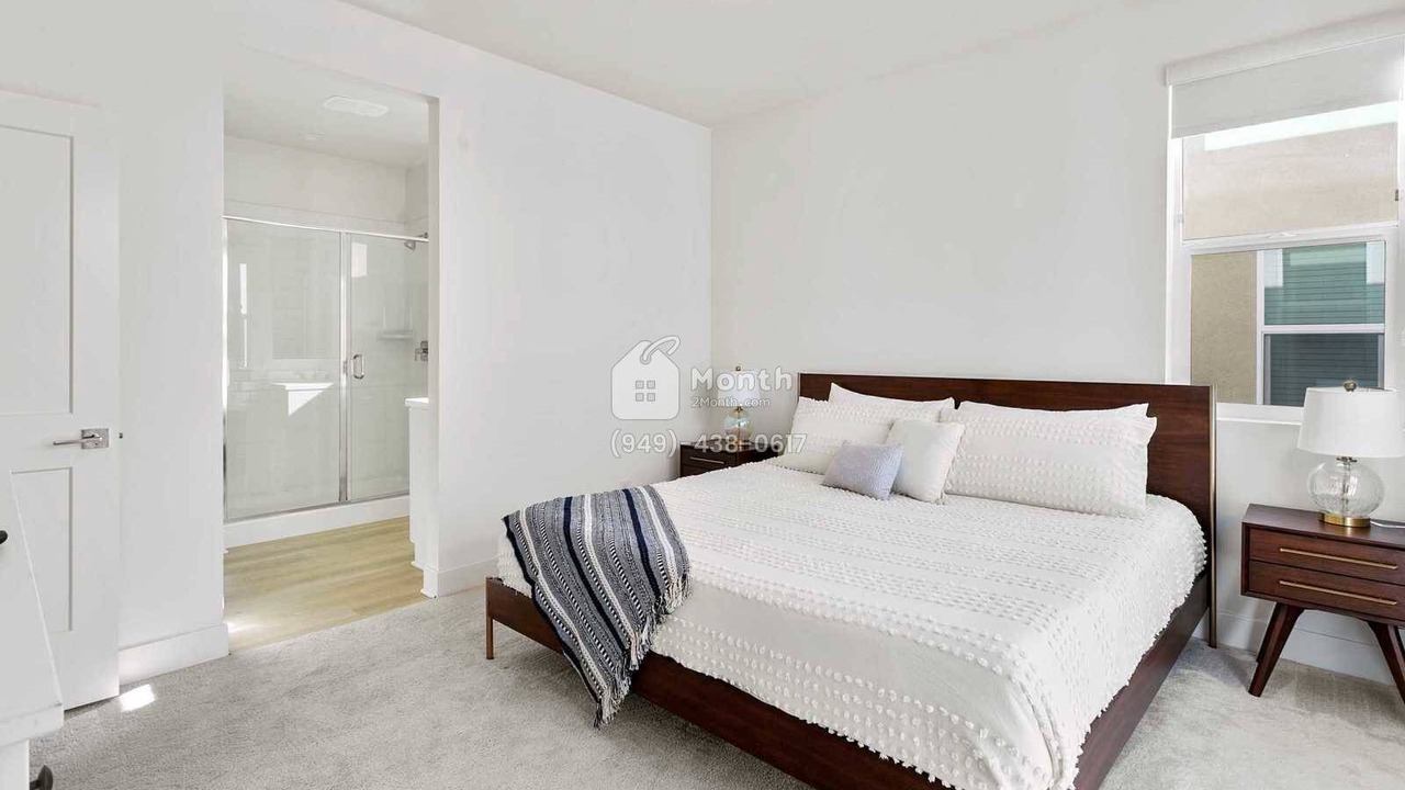 Photo of Bedroom in Platinum Triangle