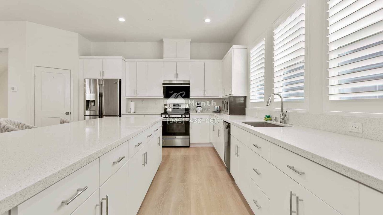 Photo of Kitchen in Platinum Triangle