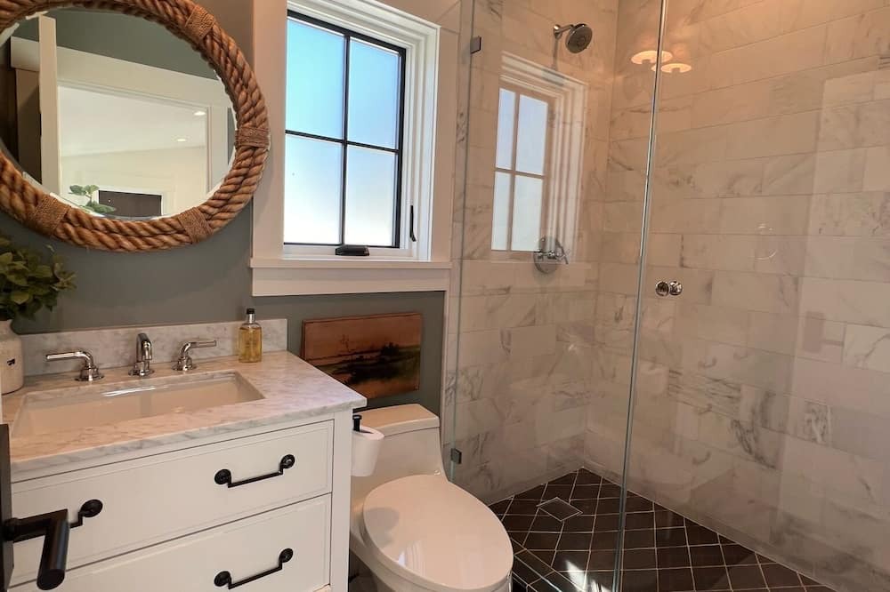 Photo of Bathroom in Tree Section