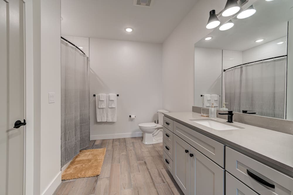 Photo of Bathroom in Fairview