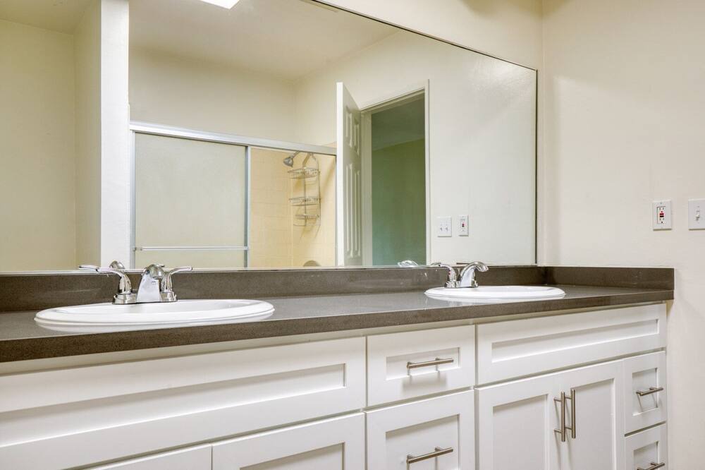Photo of Bathroom in Encino