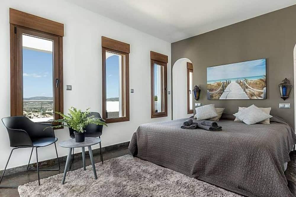 Photo of Bedroom in Arnella