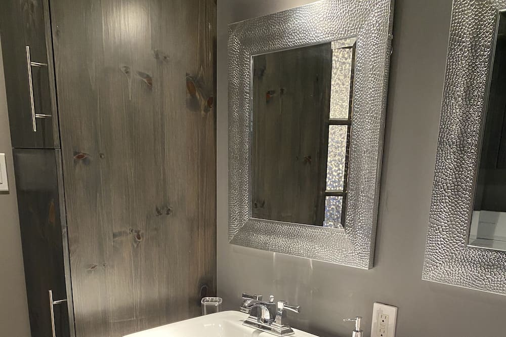 Photo of Bathroom in La Baie