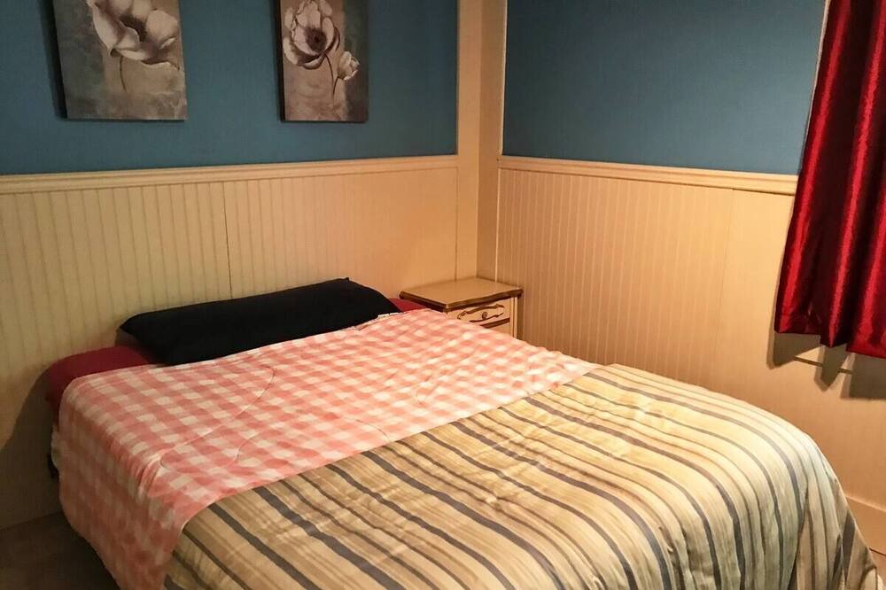 Photo of Bedroom in Sainte-Rose-de-Watford