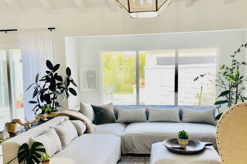 Photo of Livingroom in East Side Costa Mesa