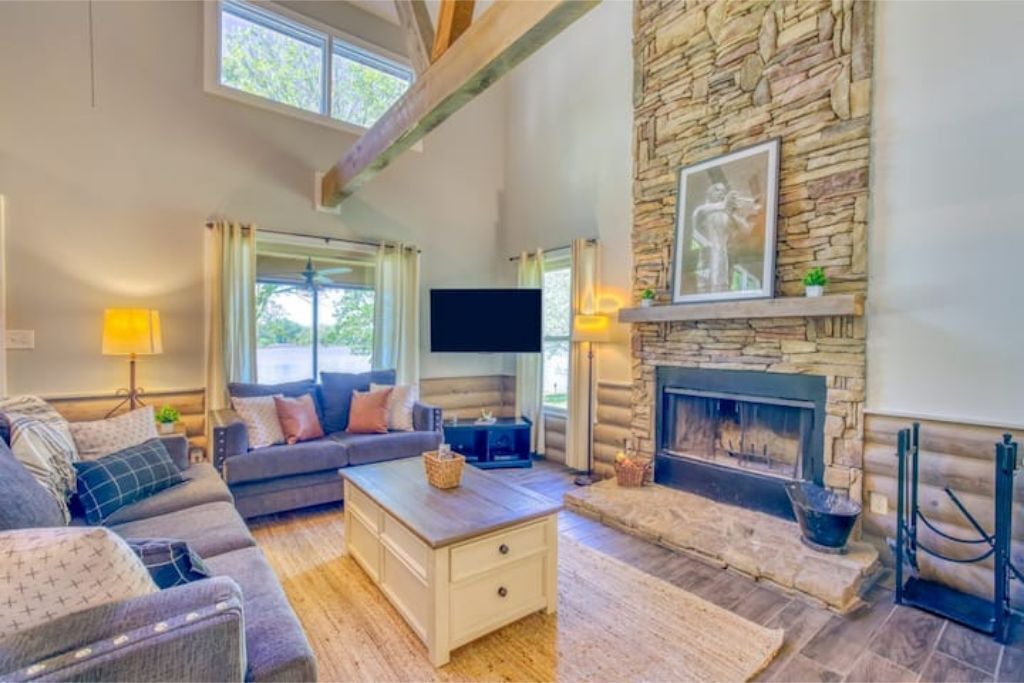 Photo of Livingroom in Town Creek