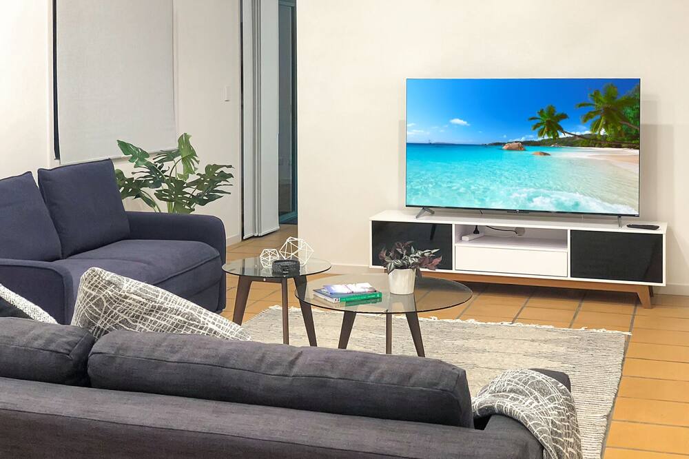 Photo of Livingroom in Raby Bay