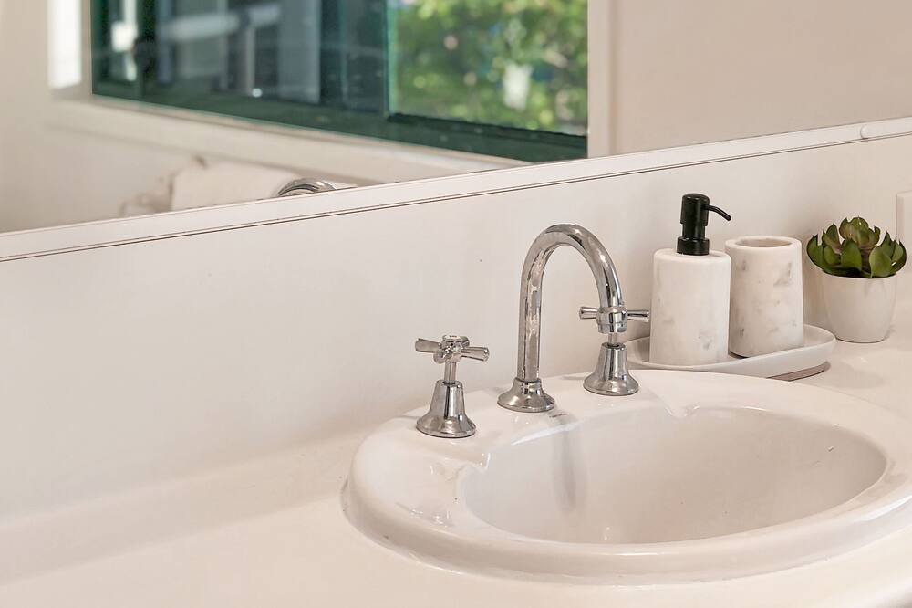 Photo of Bathroom in Raby Bay