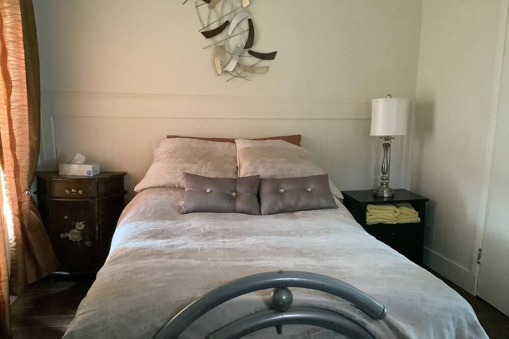 Photo of Bedroom in Saint-Severin