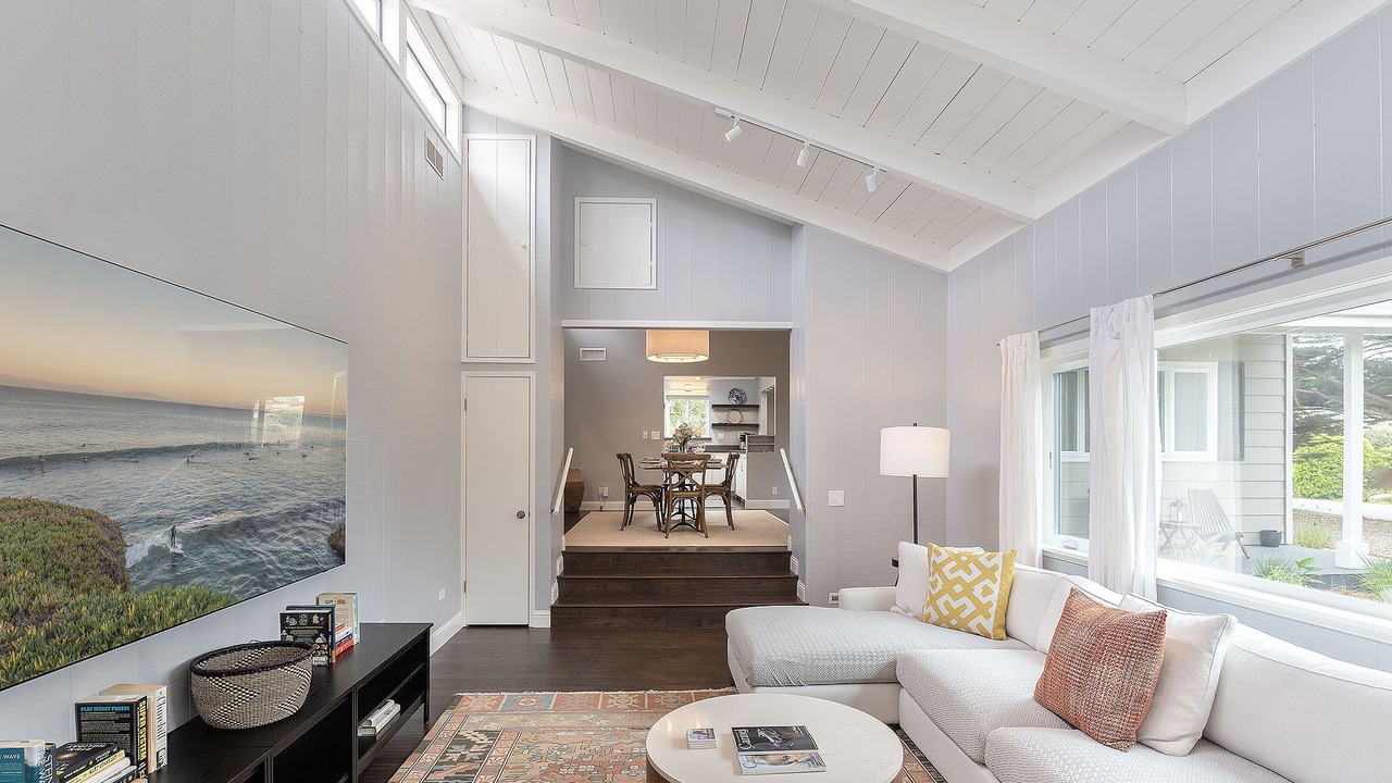Photo of Livingroom in Del Monte Forest