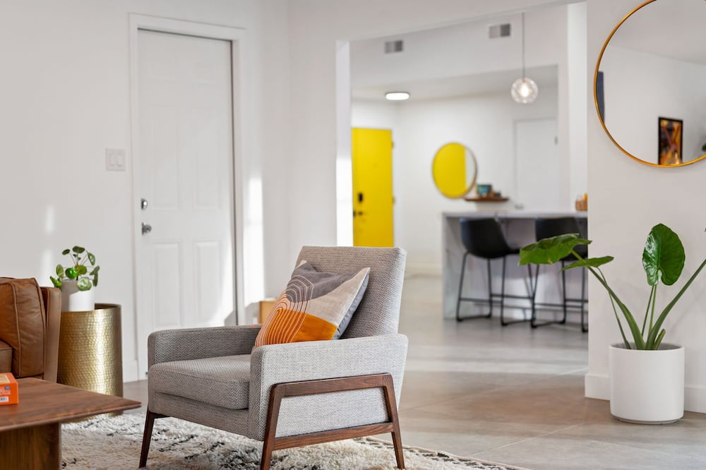 Photo of Livingroom in Desert Park Estates