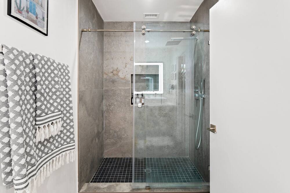 Photo of Bathroom in Desert Park Estates
