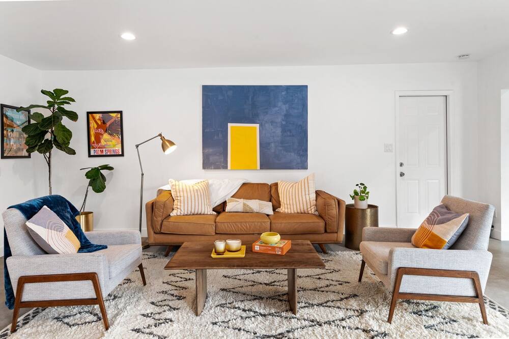 Photo of Livingroom in Desert Park Estates