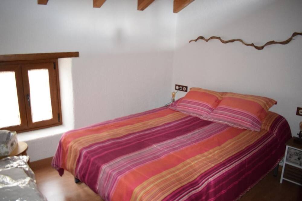 Photo of Bedroom in Planoles