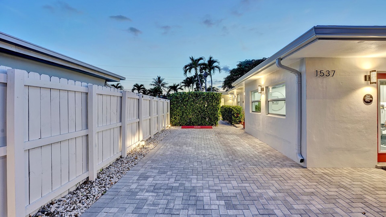 Photo of Outdoor in Poinsettia Heights