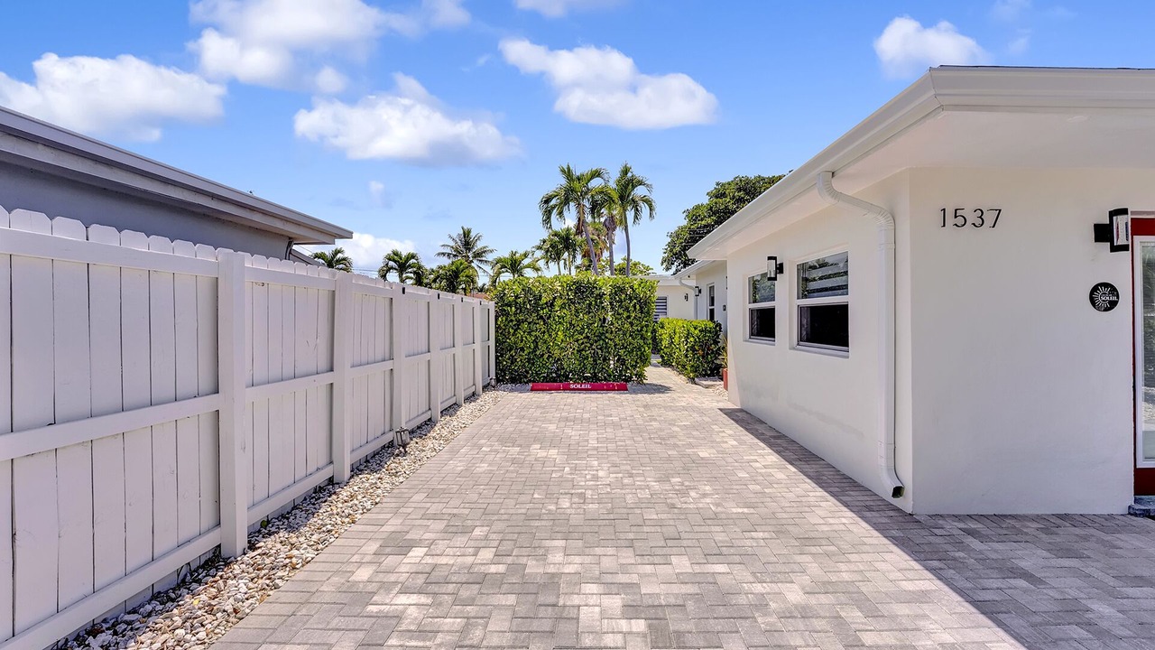 Photo of Outdoor in Poinsettia Heights