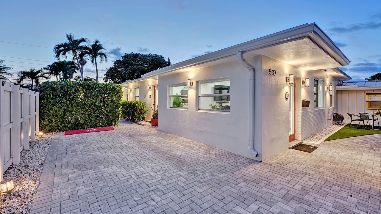Photo of Outdoor in Poinsettia Heights